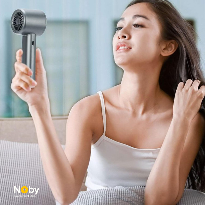 Ventilateur Portatif Rechargeable – Vitesse Réglable en Continu avec Affichage Numérique